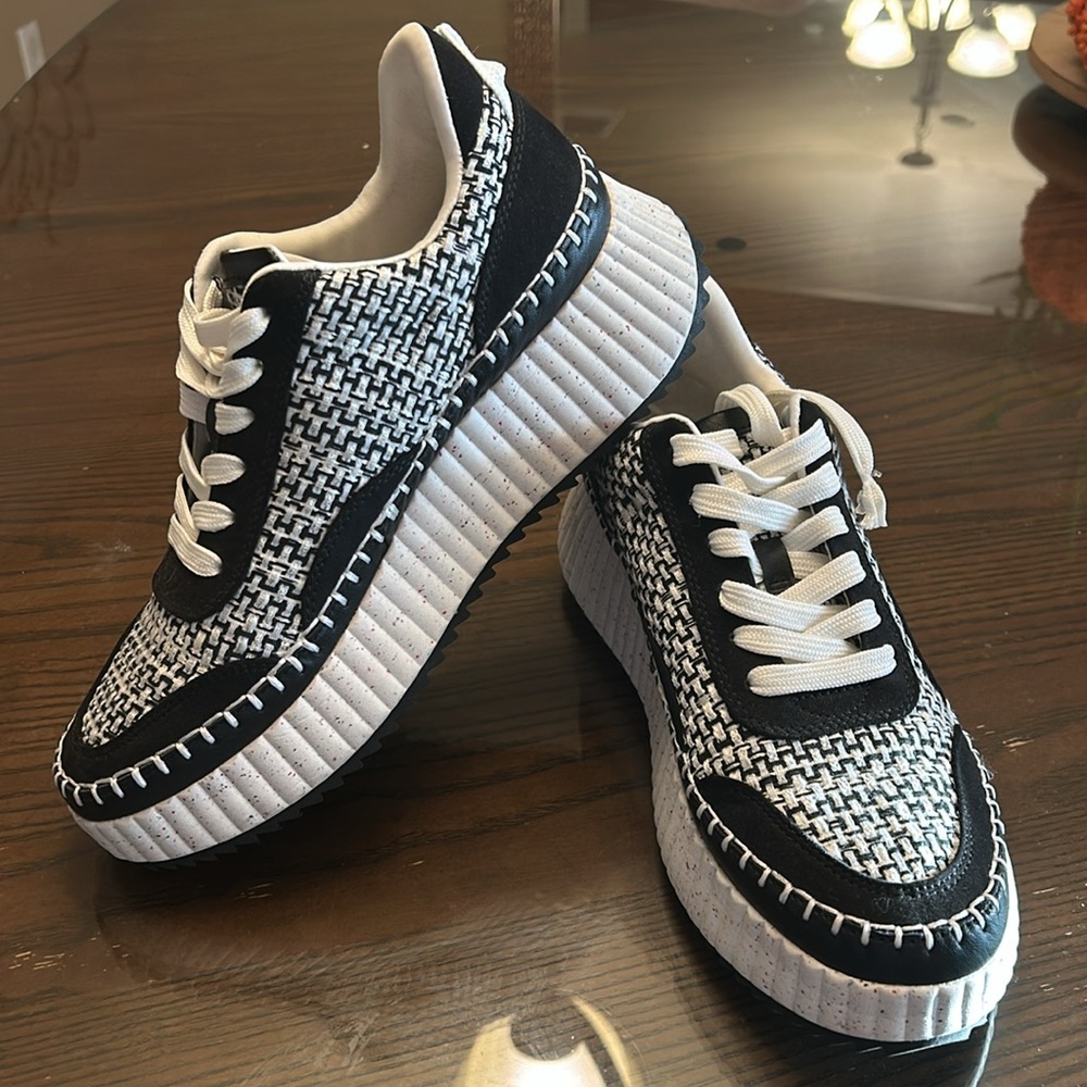 Universal Thread Persephone platform sneakers